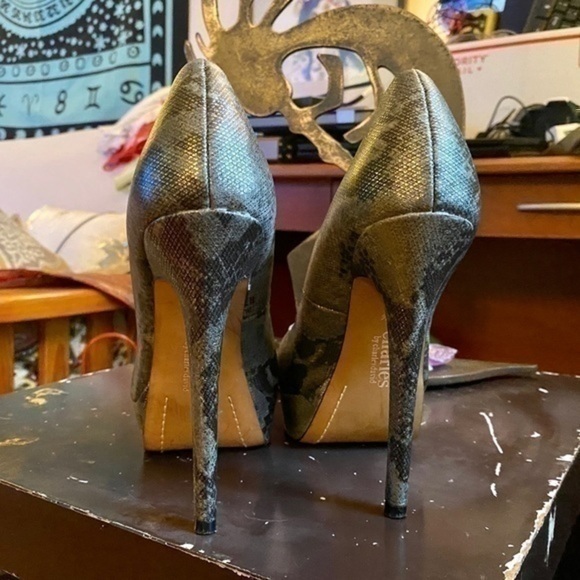 Amazing Charles By Charles David Shiny High Heels! - Picture 4 of 7